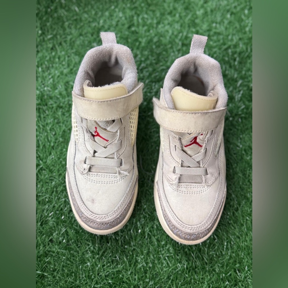 Jordan Spizike Low
Sail Coconut Milk Sandstone University Red (PS) Size 12C
